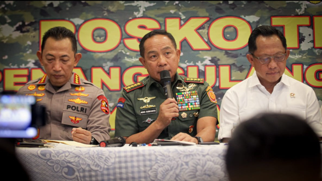 Panglima TNI Angkat Bicara: Fakta di Balik Bantuan Bencana Sumatera yang Tercecer